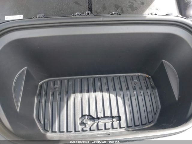 2024 TESLA MODEL Y 7SAYGDEE3RA258490 Photo 9