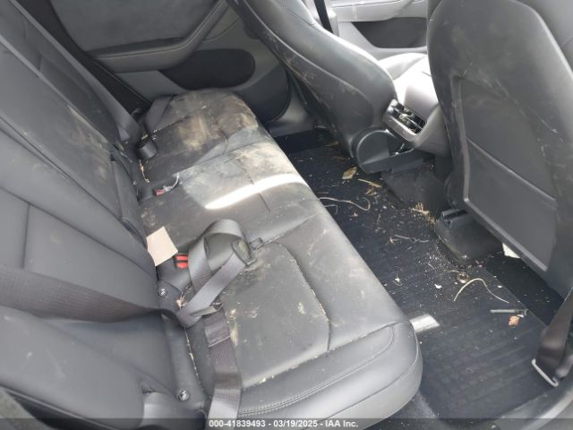 2024 TESLA MODEL Y 7SAYGDEE3RA258490 Photo 7