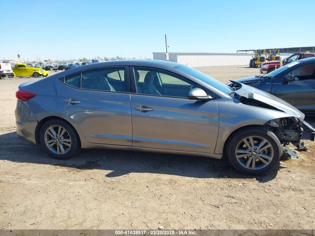 5NPD84LF3JH241539 Hyundai ELANTRA SEL