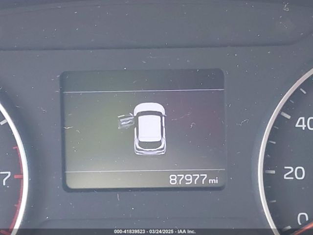 KNDEUCAA8M7173412 KIA SELTOS S