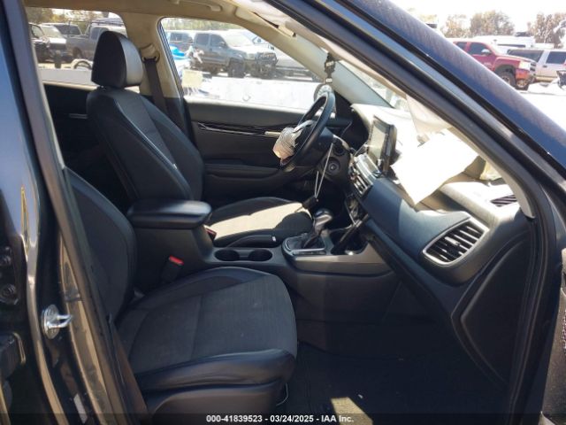 KNDEUCAA8M7173412 KIA SELTOS S