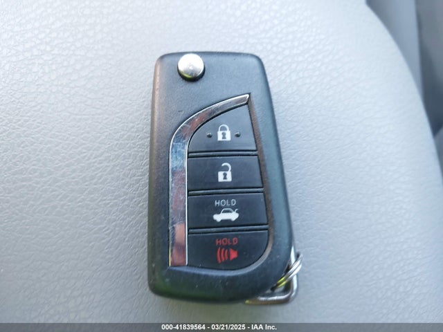 4T1C11AK5MU563426 Toyota CAMRY LE