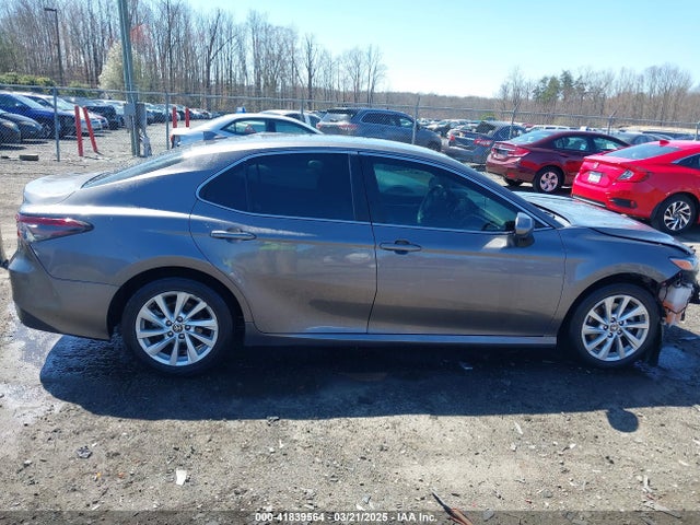 4T1C11AK5MU563426 Toyota CAMRY LE