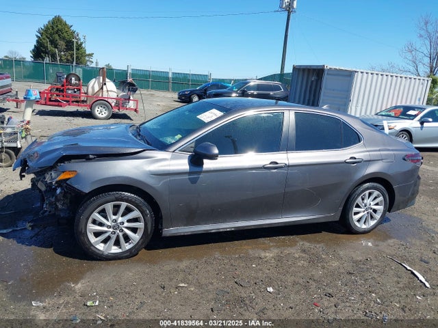 4T1C11AK5MU563426 Toyota CAMRY LE