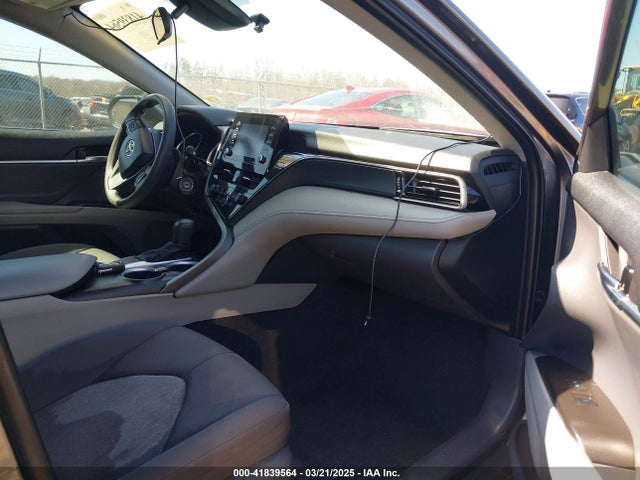 4T1C11AK5MU563426 Toyota CAMRY LE