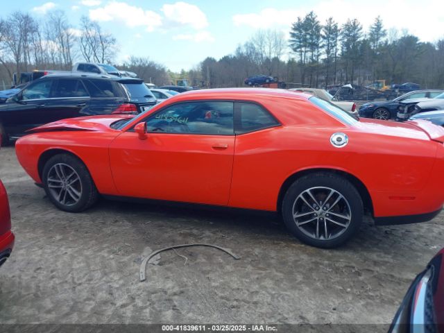 2C3CDZGG8KH684646 Dodge Challenger Sxt Awd