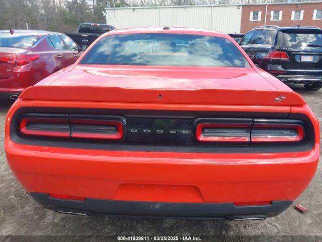 2C3CDZGG8KH684646 Dodge Challenger Sxt Awd