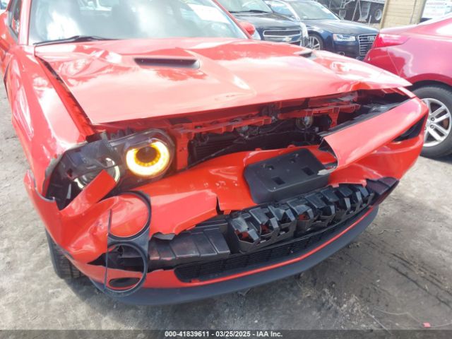 2C3CDZGG8KH684646 Dodge Challenger Sxt Awd
