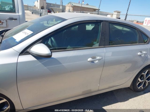 3KPF24AD3KE132161 KIA Forte Lxs