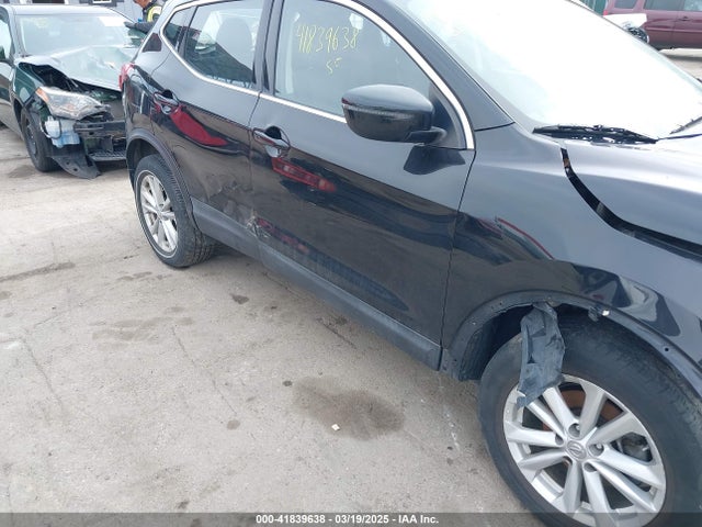 JN1BJ1CR6JW281776 Nissan Rogue Sport Sv