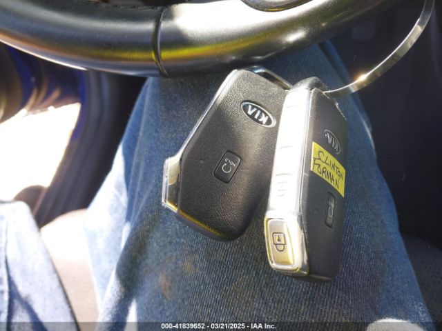 KNDERCAAXM7167273 KIA SELTOS EX