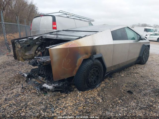 2024 TESLA CYBERTRUCK 7G2CEHEE4RA054072 Photo 3