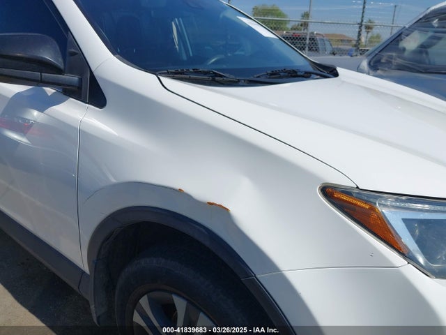 JTMZFREV0JJ189114 Toyota RAV4 LE