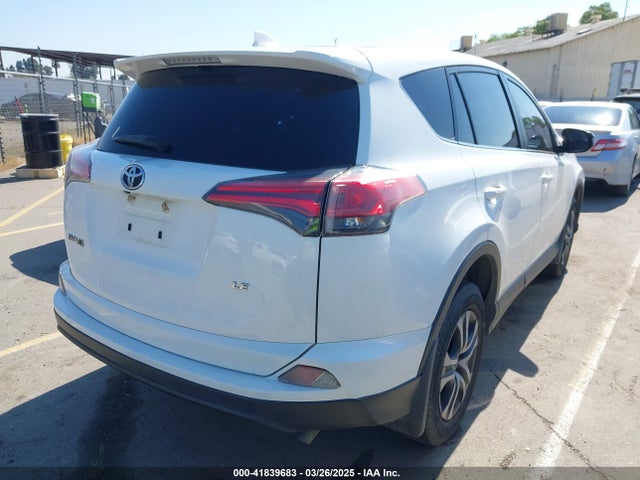 JTMZFREV0JJ189114 Toyota RAV4 LE