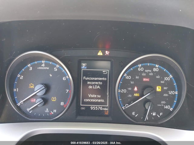 JTMZFREV0JJ189114 Toyota RAV4 LE
