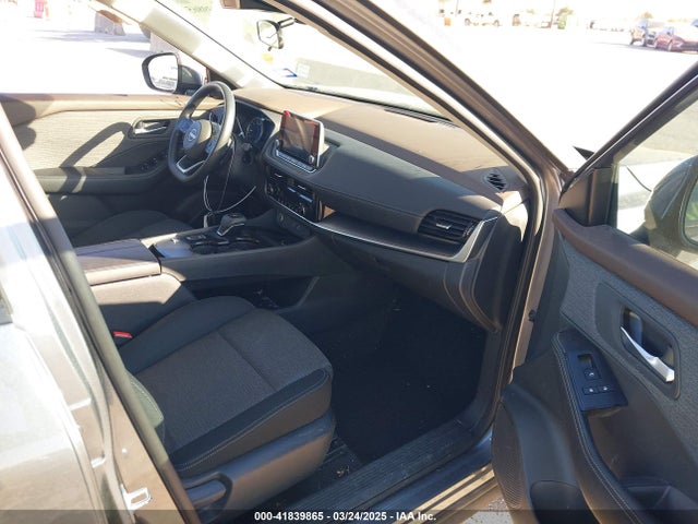 5N1BT3BA9NC715254 Nissan Rogue Sv Fwd