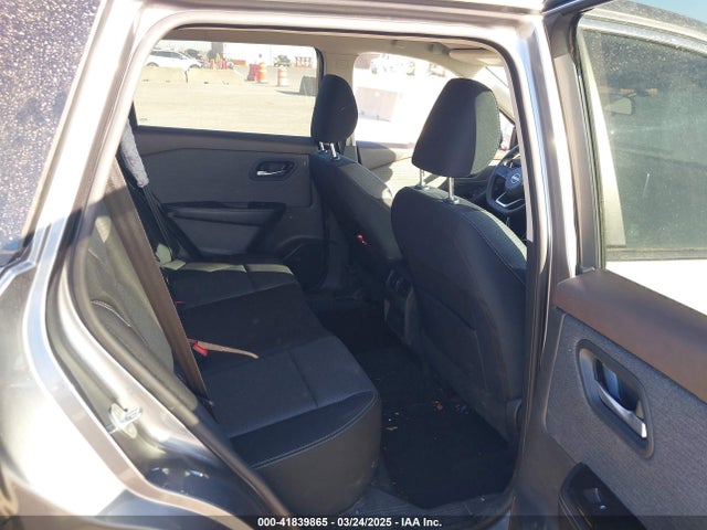 5N1BT3BA9NC715254 Nissan Rogue Sv Fwd