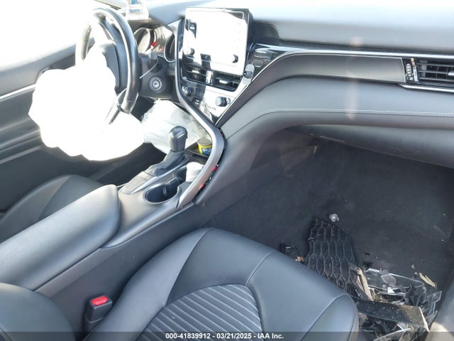 4T1G11AK8NU001281 Toyota CAMRY SE