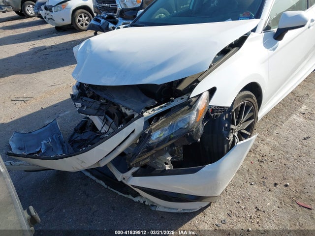 4T1G11AK8NU001281 Toyota CAMRY SE