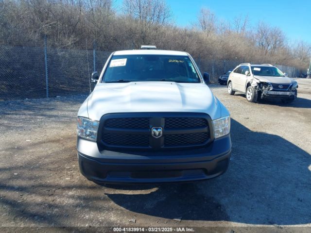 1C6RR6FG5NS229670 RAM 1500 Classic Tradesman  4x2 6'4 Box