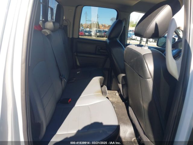 1C6RR6FG5NS229670 RAM 1500 Classic Tradesman  4x2 6'4 Box