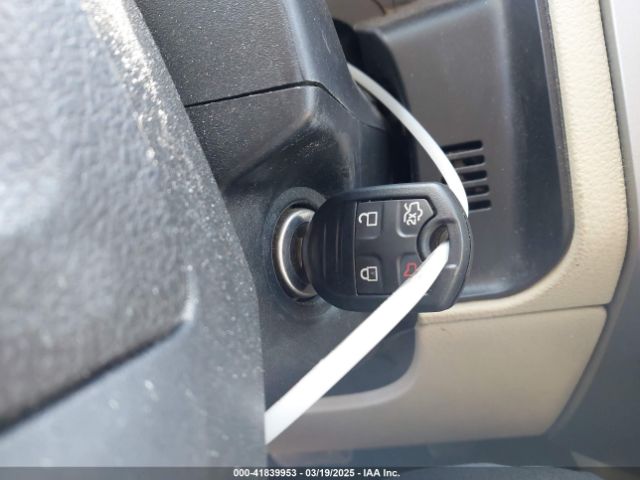 1FMJU1HT1GEF08323 Ford Expedition Xlt