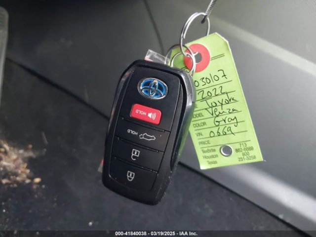 JTEAAAAH4NJ110669 Toyota VENZA LE