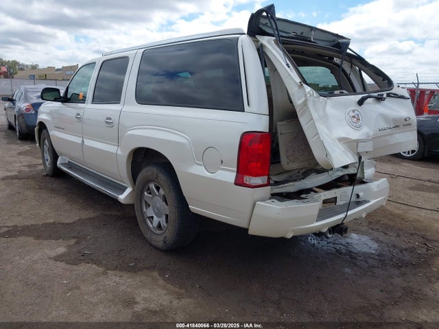 2004 CADILLAC ESCALADE ESV 3GYFK66N84G242881 Photo 2