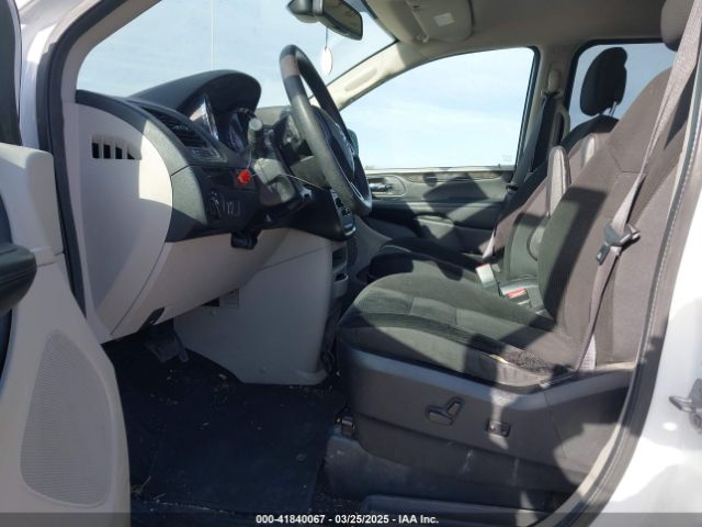2C4RDGBGXKR682747 Dodge Grand Caravan Se