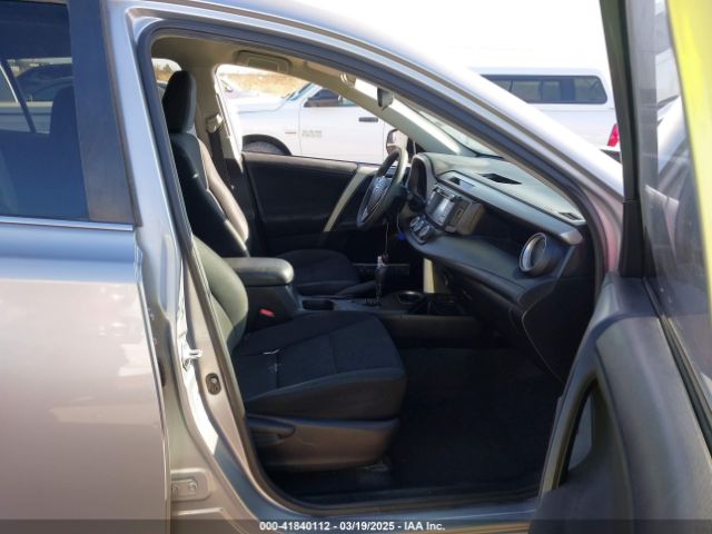 2T3ZFREV6HW331736 Toyota RAV4 LE