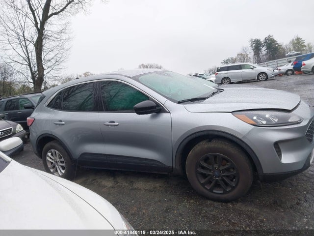 1FMCU9G60NUB55451 Ford ESCAPE SE