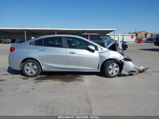 1G1BC5SM1J7225123 Chevrolet Cruze Ls Auto