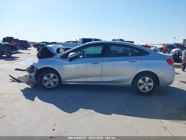 1G1BC5SM1J7225123 Chevrolet Cruze Ls Auto