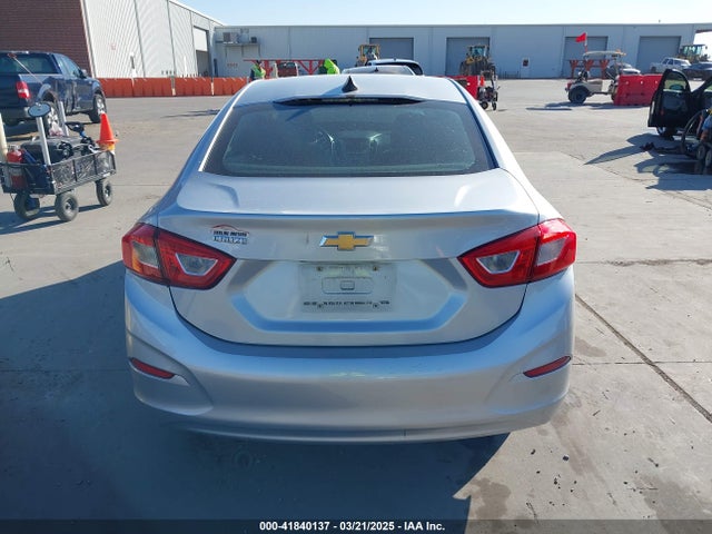1G1BC5SM1J7225123 Chevrolet Cruze Ls Auto