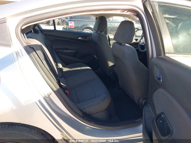 1G1BC5SM1J7225123 Chevrolet Cruze Ls Auto