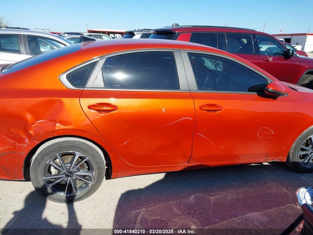 3KPF24ADXPE670668 KIA Forte Lxs