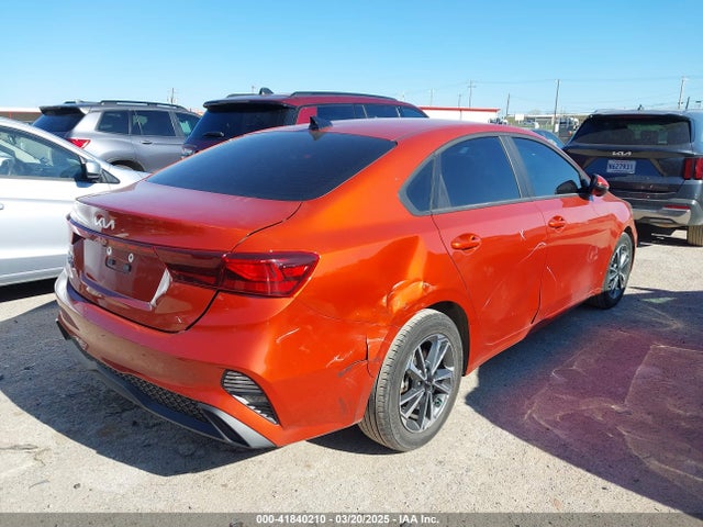 3KPF24ADXPE670668 KIA Forte Lxs