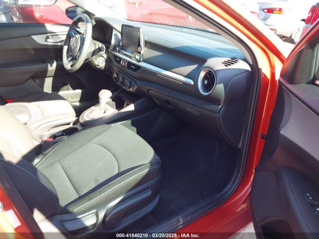 3KPF24ADXPE670668 KIA Forte Lxs
