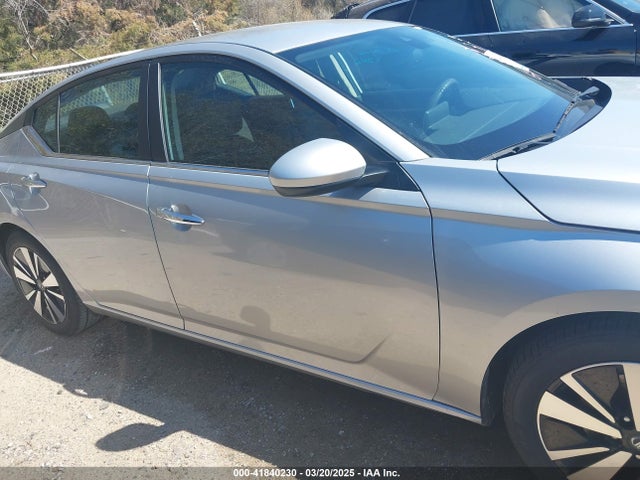 1N4BL4DV1NN365493 Nissan Altima Sv Fwd