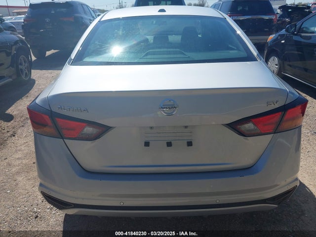 1N4BL4DV1NN365493 Nissan Altima Sv Fwd