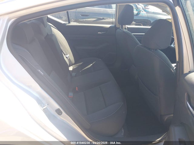 1N4BL4DV1NN365493 Nissan Altima Sv Fwd