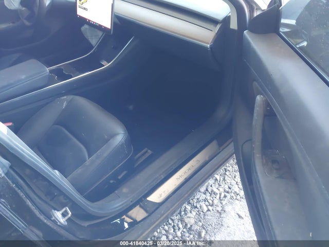 2019 TESLA MODEL 3 5YJ3E1EA4KF399151 Photo 4