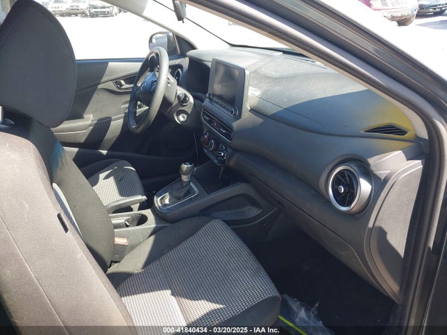 KM8K22AB4NU763892 Hyundai Kona Se
