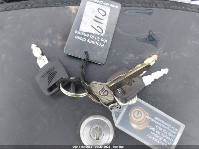 2005 HONDA VT750 JH2RC50305M103092 Photo 10