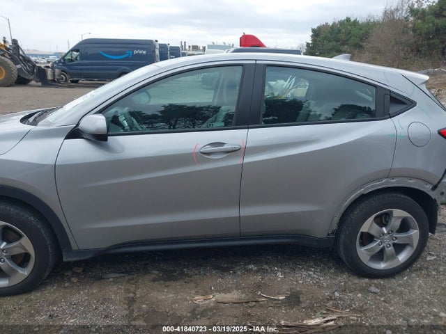 3CZRU6H31NM701089 Honda Hr-v Awd Lx