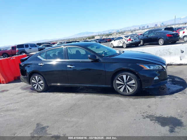 Nissan 2021 2021 1N4BL4DV0MN360493 Image 13