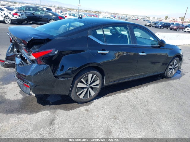 Nissan 2021 2021 1N4BL4DV0MN360493 Image 17