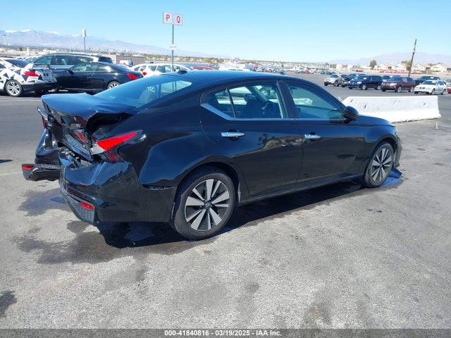 Nissan 2021 2021 1N4BL4DV0MN360493 Image 4