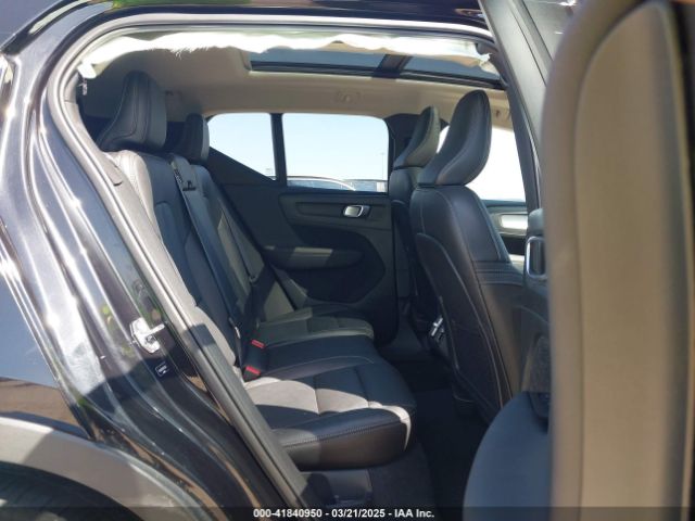 2021 VOLVO XC40 YV4162UK3M2415542 Photo 7