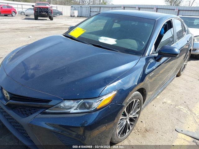 4T1B11HK5JU633648 Toyota CAMRY SE